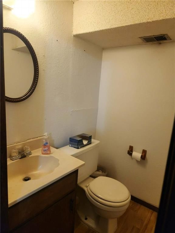 1000 NW Canterbury Road — photo 38