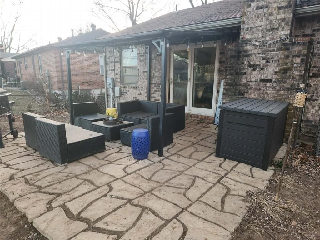 1000 NW Canterbury Road — photo 42