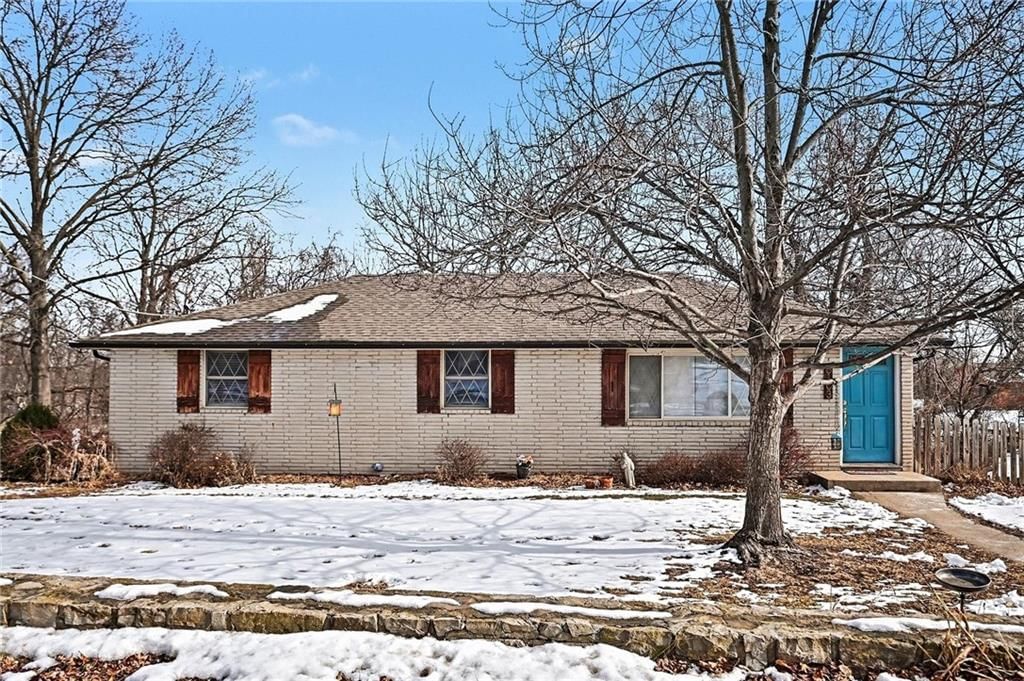 5103 NW High Drive Terrace — photo 2