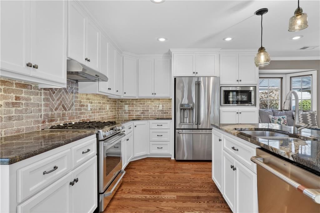 9408 Wenonga Road — photo 10