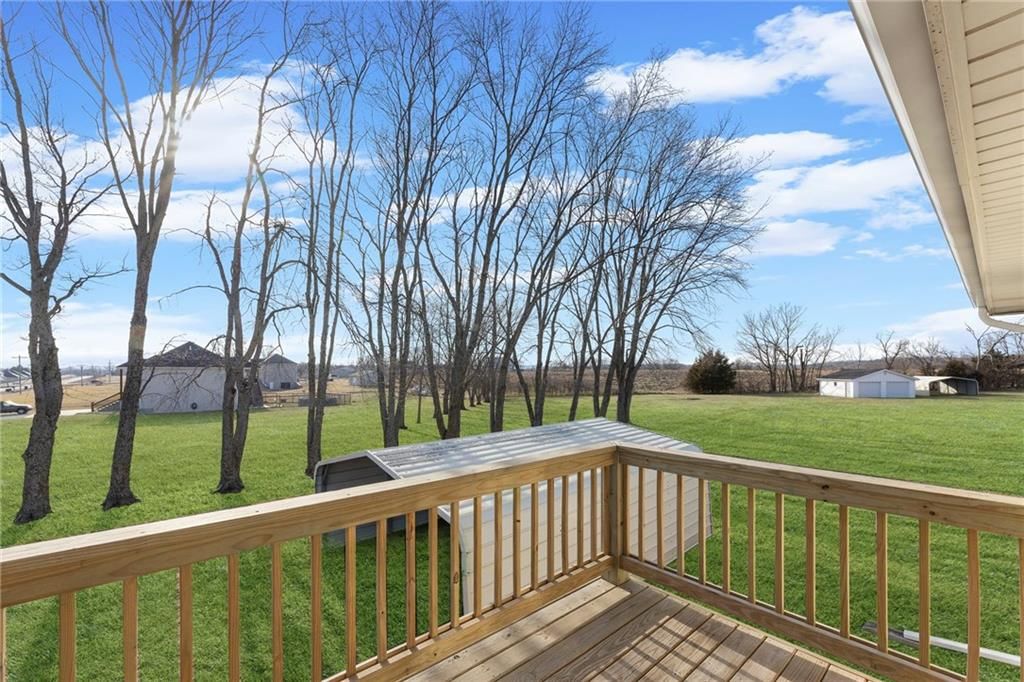 19723 Tonganoxie Drive — photo 19
