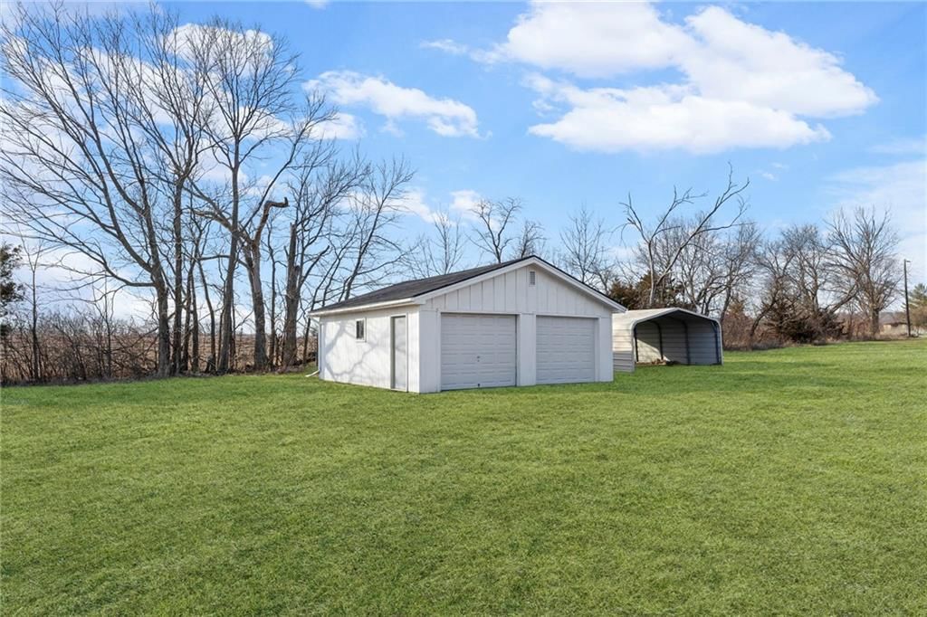 19723 Tonganoxie Drive — photo 31