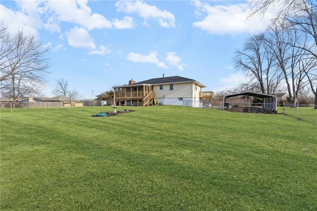 19723 Tonganoxie Drive — photo 33