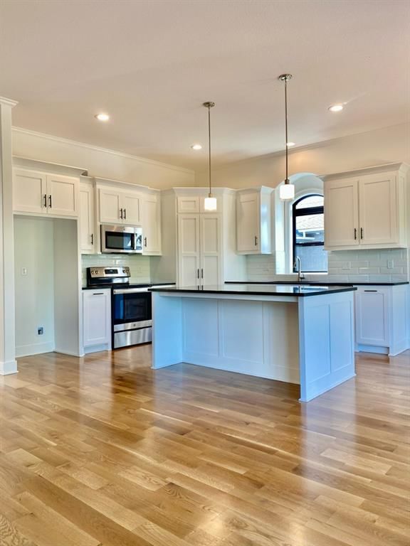 20804 Emerald Street — photo 39