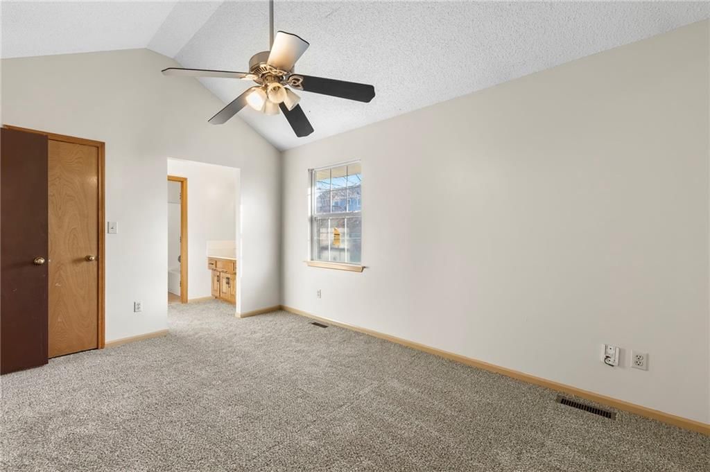725 NE Lyon Drive — photo 14
