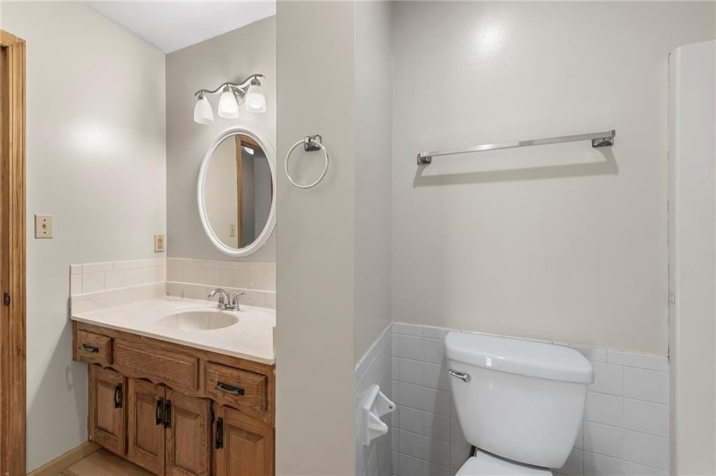725 NE Lyon Drive — photo 16