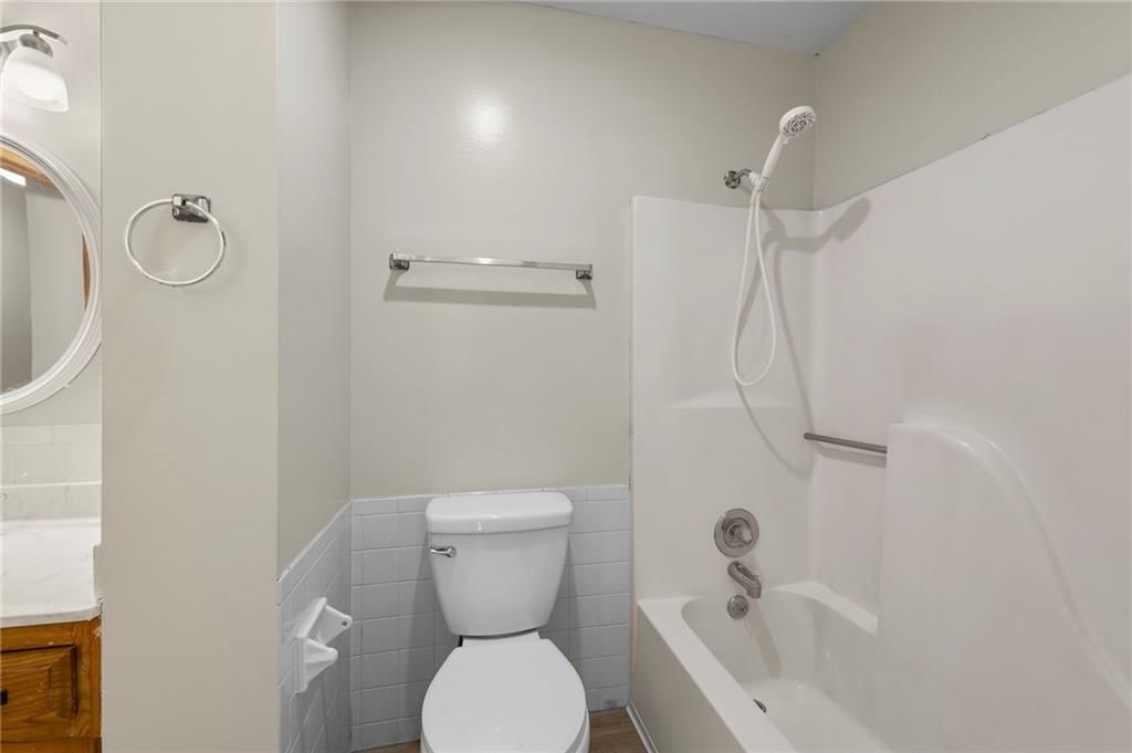 725 NE Lyon Drive — photo 17