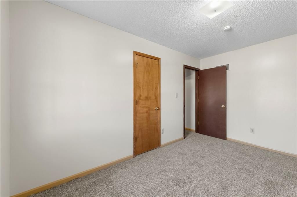 725 NE Lyon Drive — photo 19