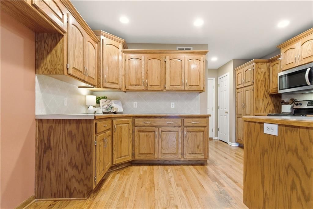 11001 N Laurel Avenue — photo 12