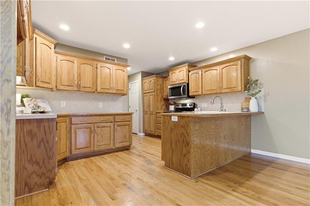 11001 N Laurel Avenue — photo 16