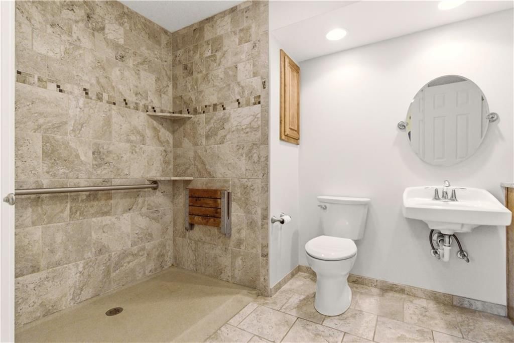 11001 N Laurel Avenue — photo 29