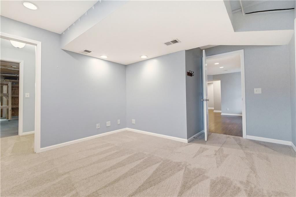 11001 N Laurel Avenue — photo 37