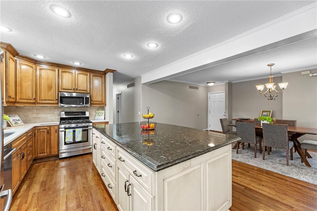 7725 Woodland Drive — photo 16