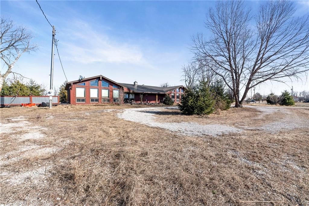8046 Southpoint Drive — photo 5