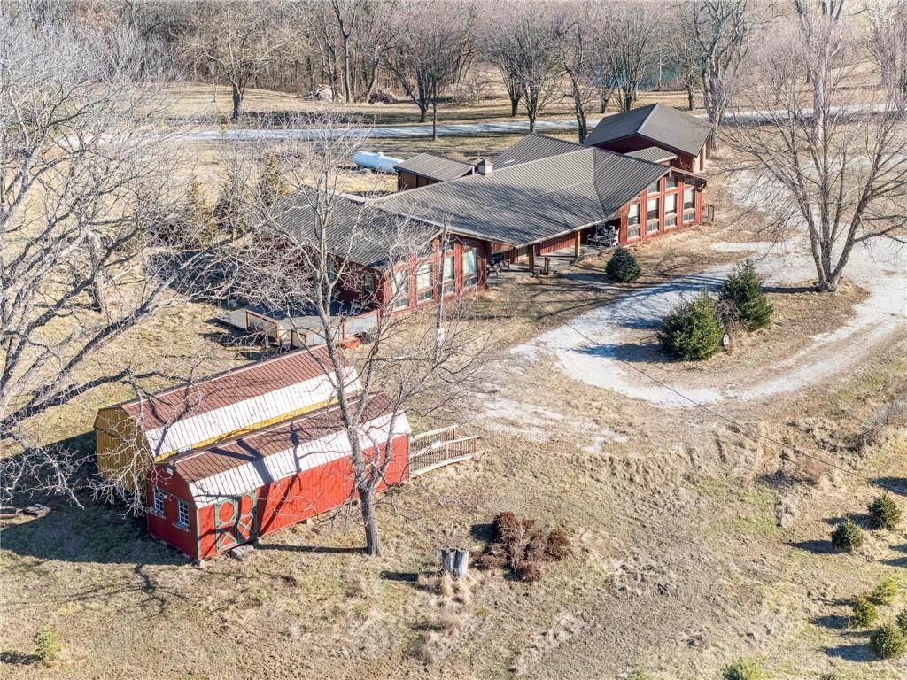 8046 Southpoint Drive — photo 10