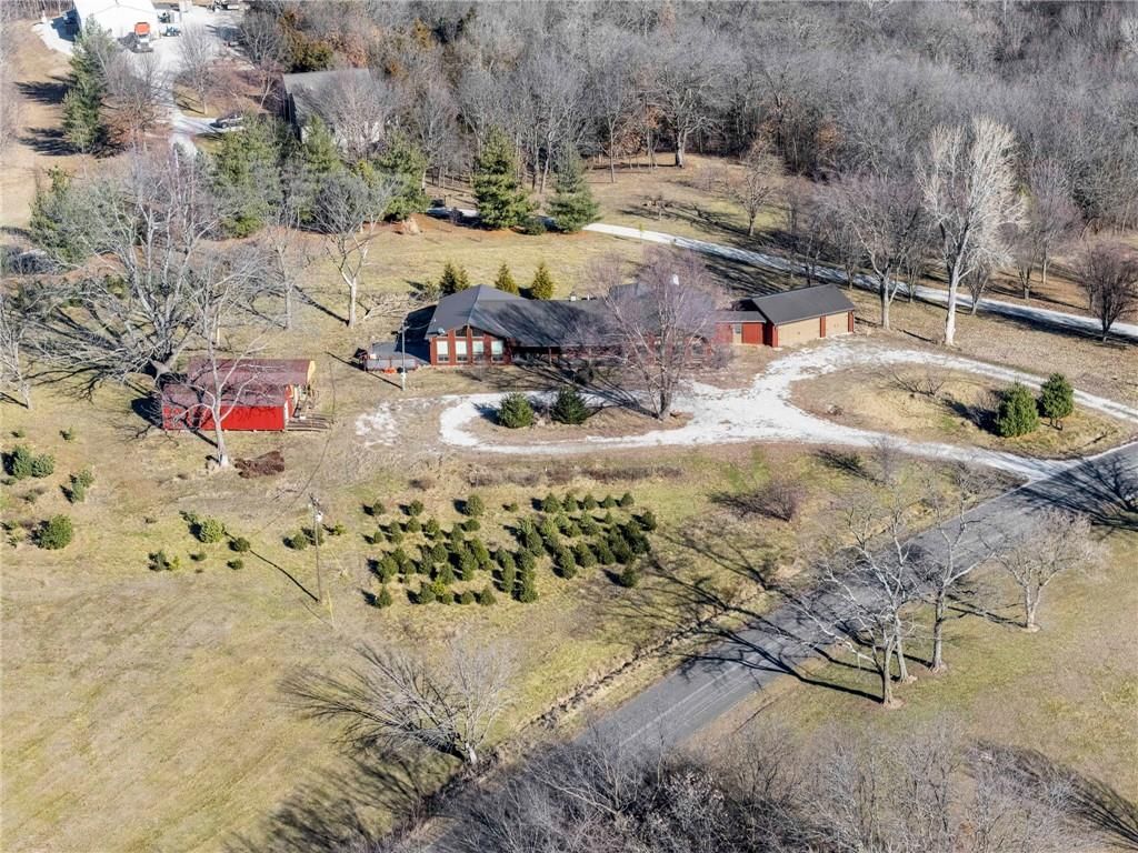 8046 Southpoint Drive — photo 12