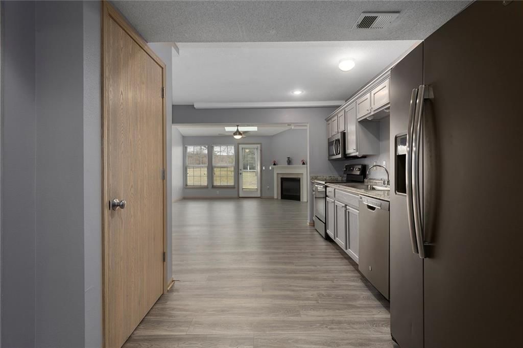 8123 N Lawn Avenue — photo 3