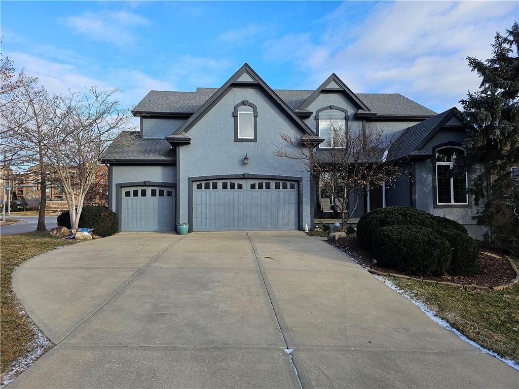 8401 Harbinger Street, Lenexa, KS