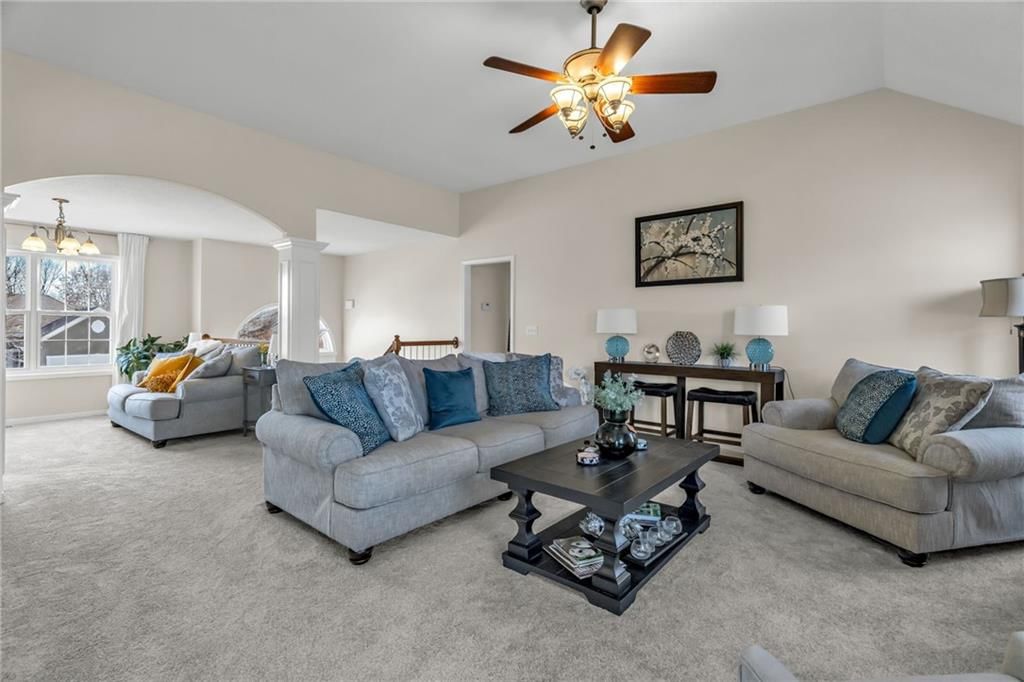 10916 N OXFORD Avenue — photo 4