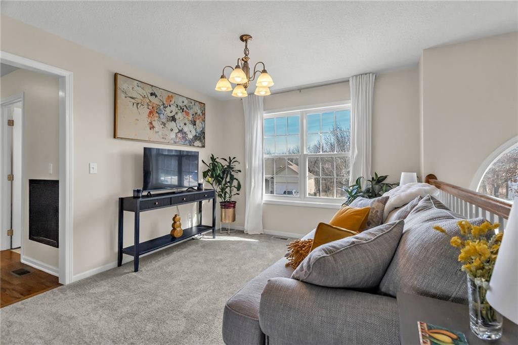 10916 N OXFORD Avenue — photo 5