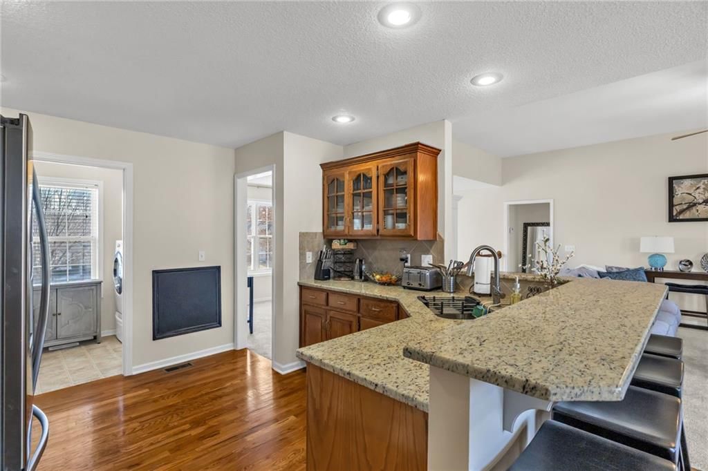 10916 N OXFORD Avenue — photo 8