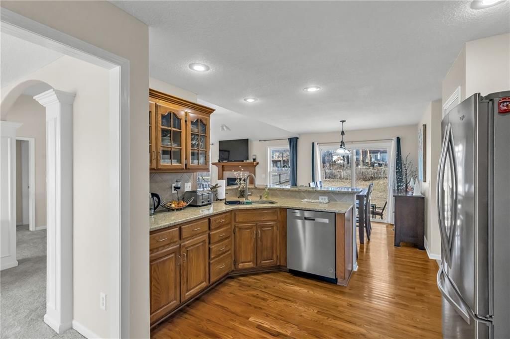 10916 N OXFORD Avenue — photo 9
