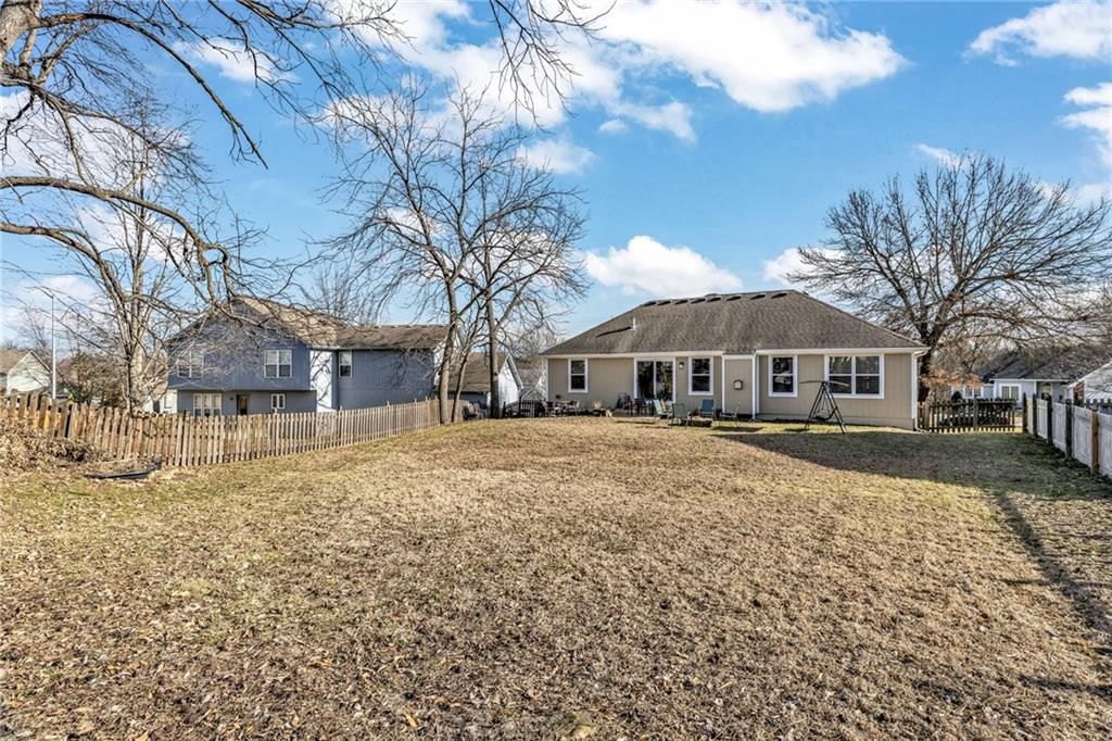 10916 N OXFORD Avenue — photo 25
