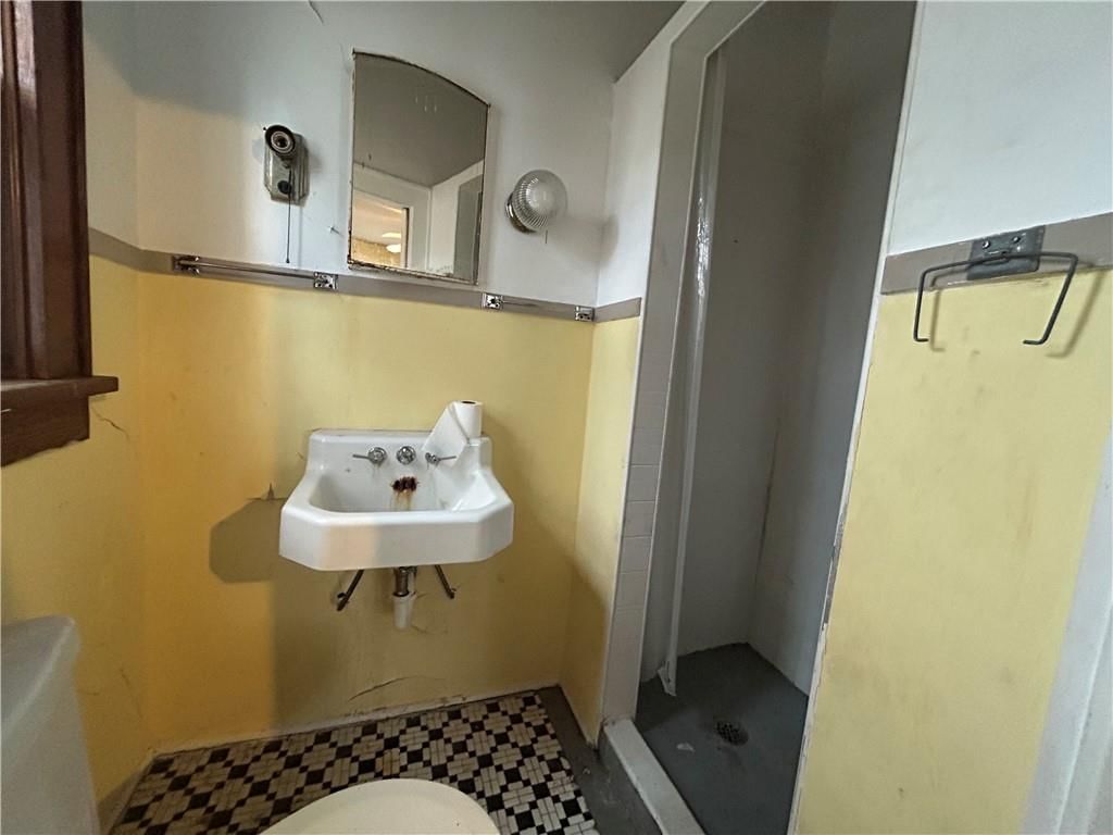 910 Lincoln Street — photo 7