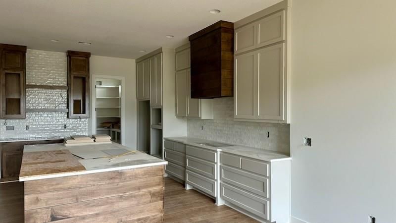 17401 Parkhill Street — photo 10