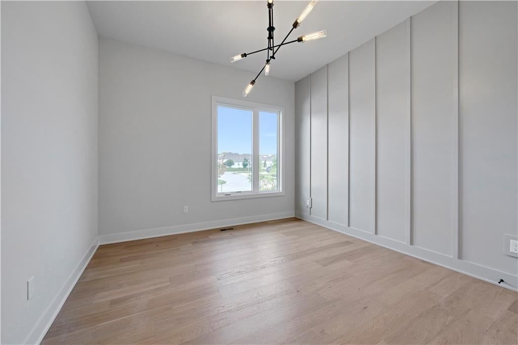 Photo 26 of 59 - 17401 Parkhill Street, Overland Park, KS 66221