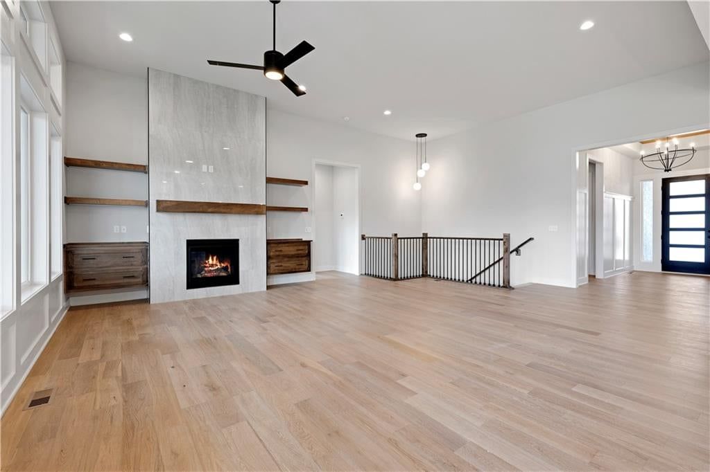 Photo 8 of 59 - 17401 Parkhill Street, Overland Park, KS 66221