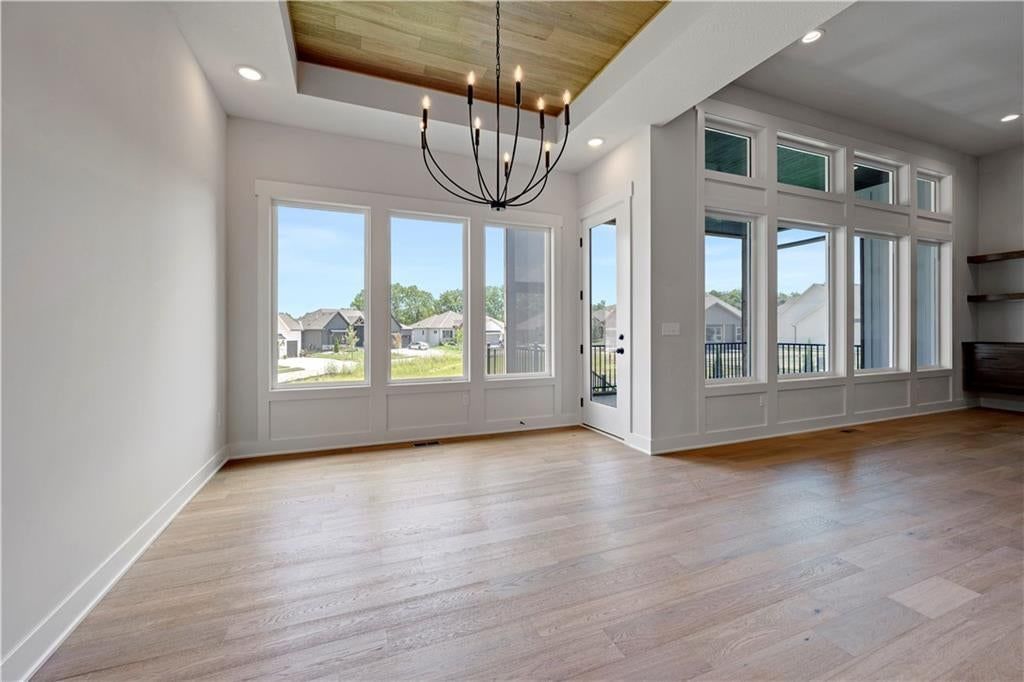 Photo 16 of 59 - 17401 Parkhill Street, Overland Park, KS 66221