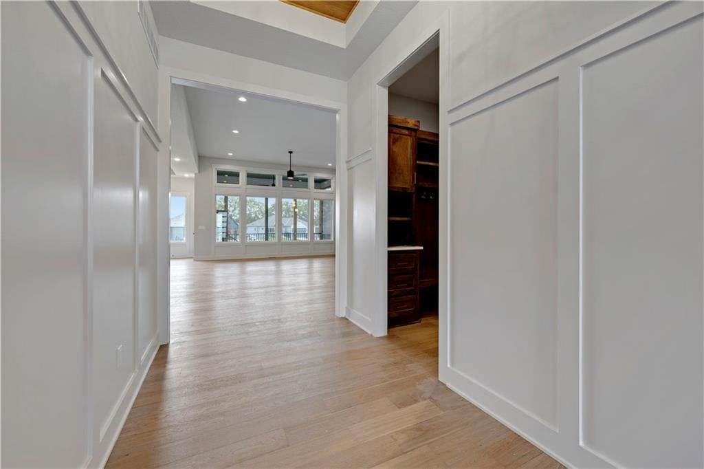 Photo 5 of 59 - 17401 Parkhill Street, Overland Park, KS 66221