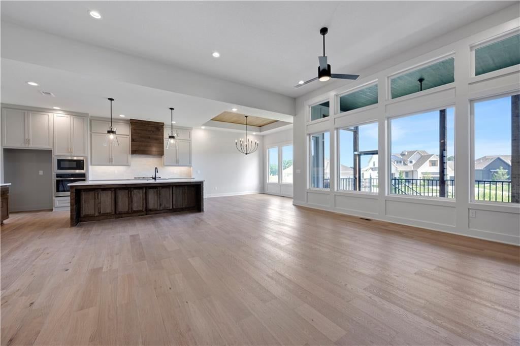 Photo 10 of 59 - 17401 Parkhill Street, Overland Park, KS 66221