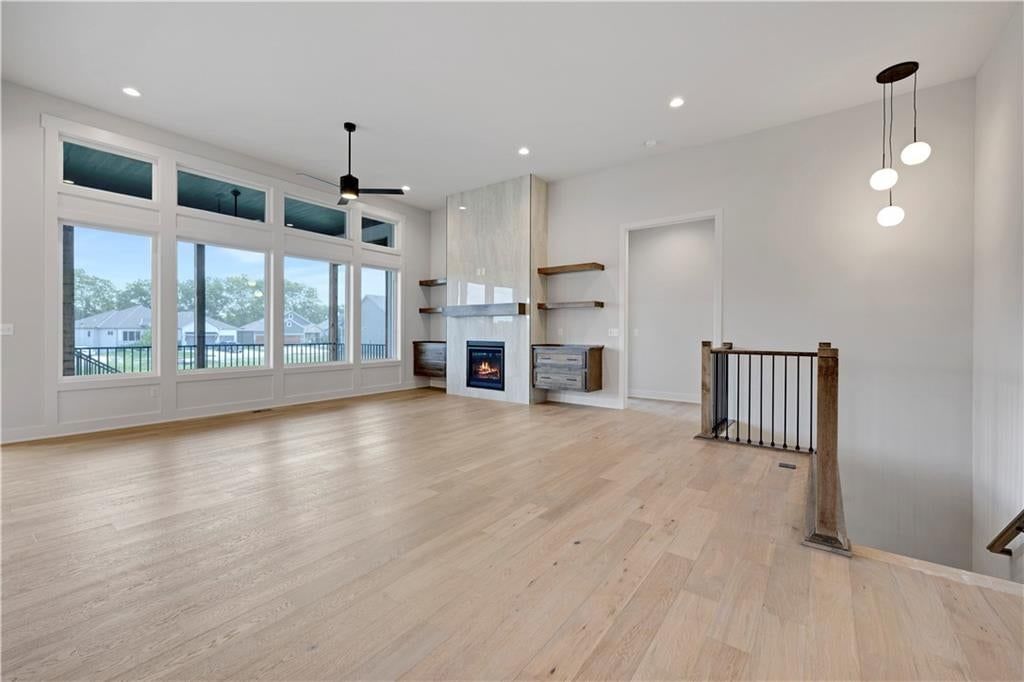 Photo 6 of 59 - 17401 Parkhill Street, Overland Park, KS 66221