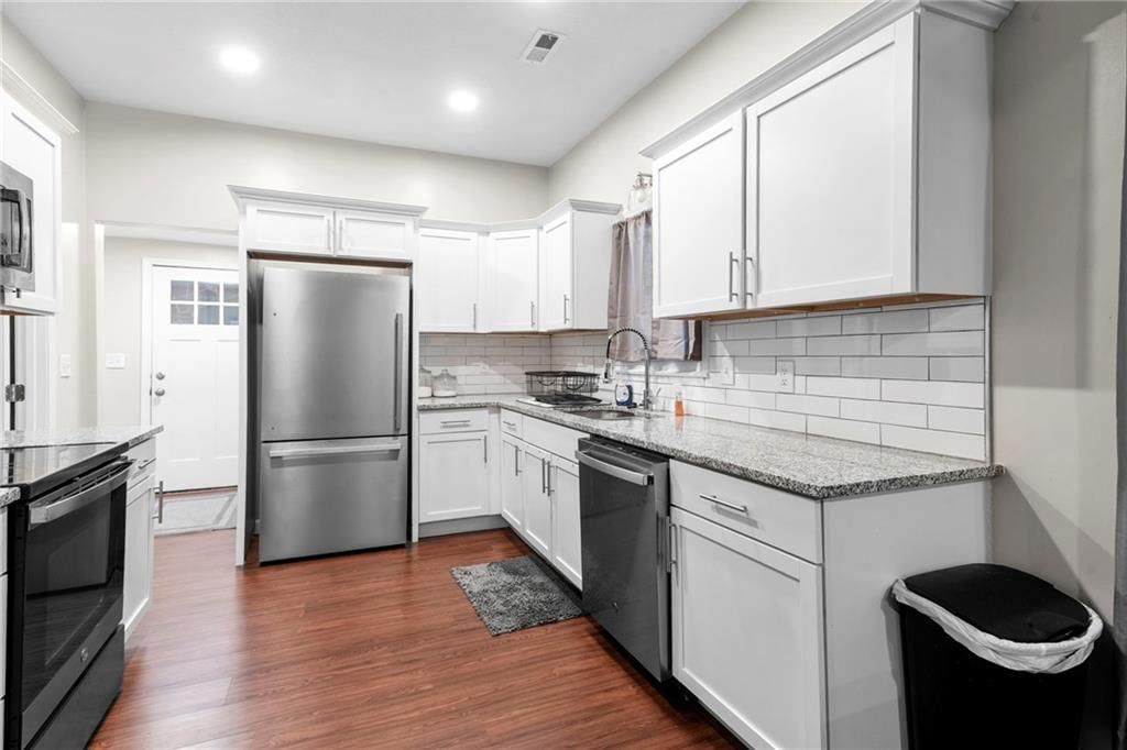 1120 Splitlog Avenue — photo 6