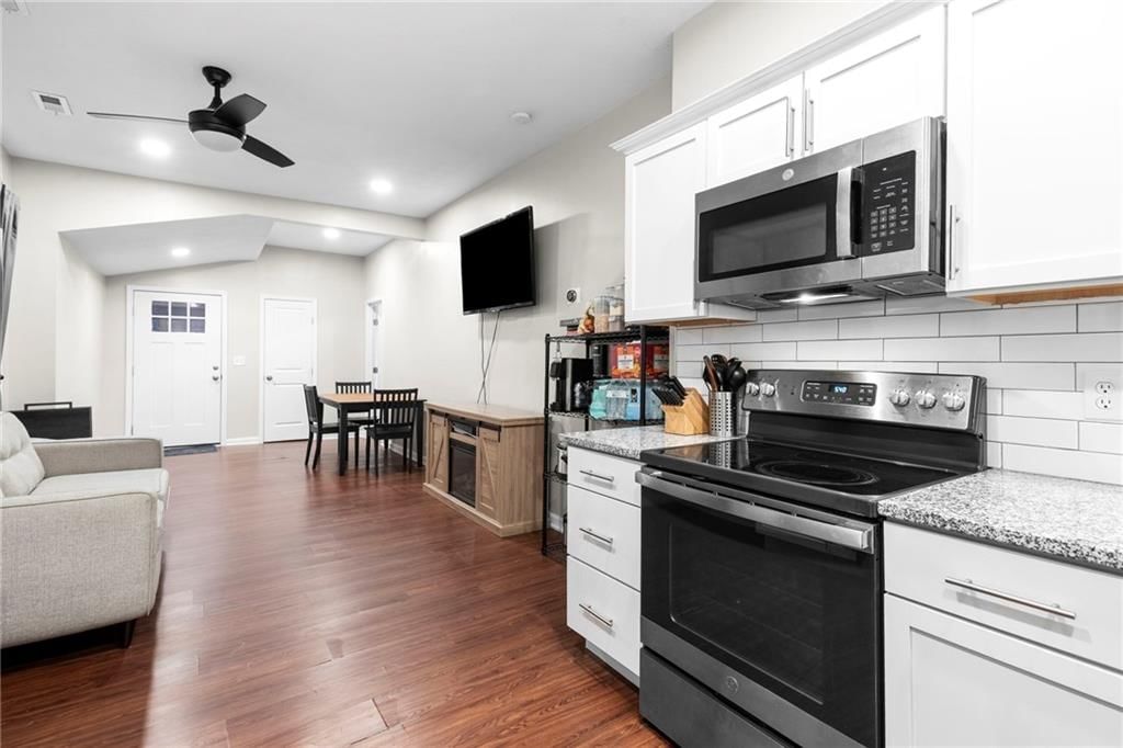 1120 Splitlog Avenue — photo 8