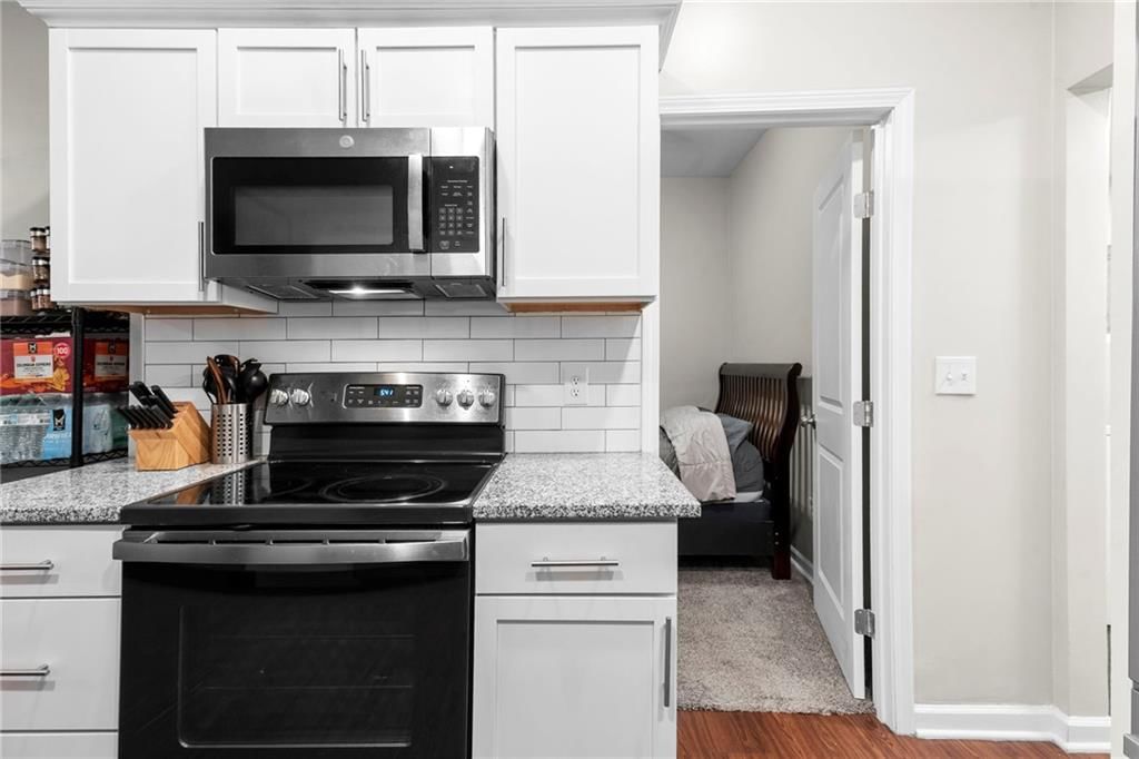 1120 Splitlog Avenue — photo 9