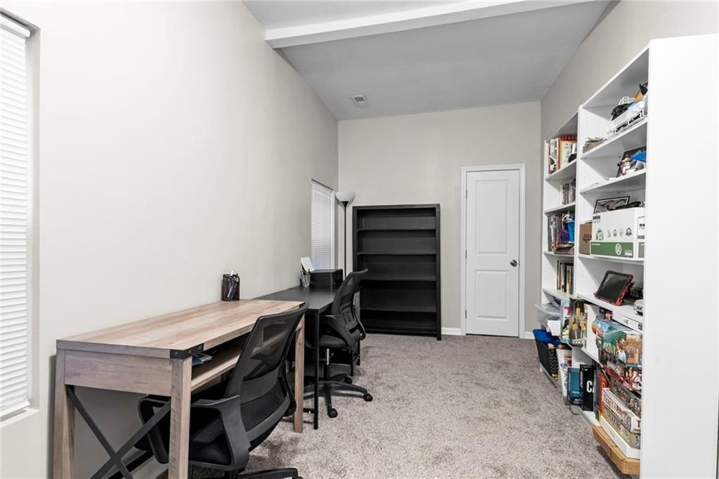 1120 Splitlog Avenue — photo 15