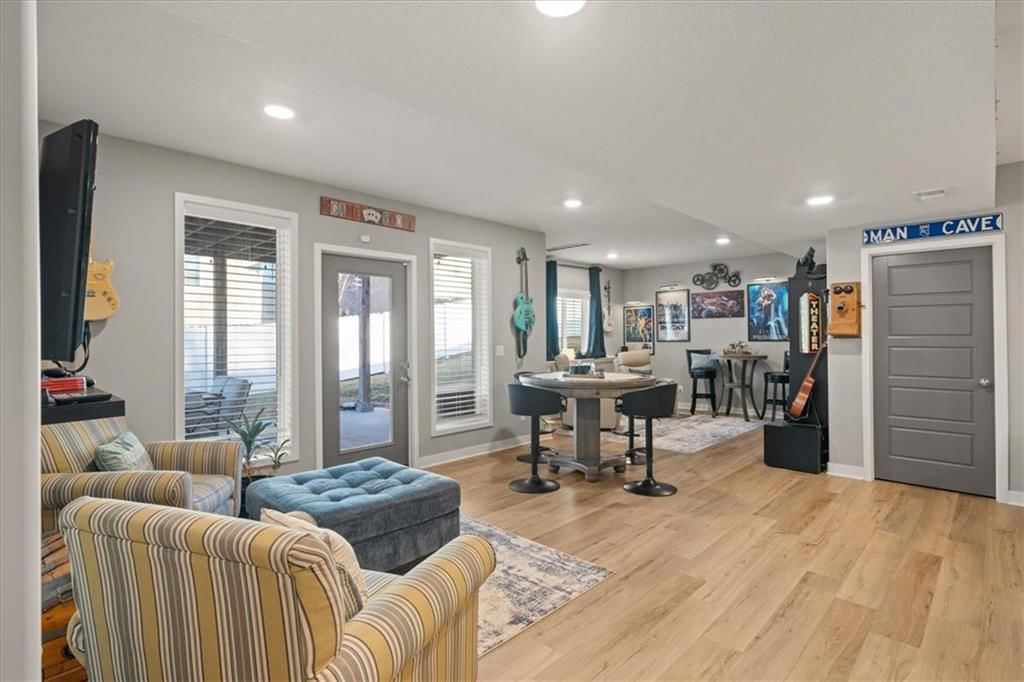 12100 Astor Court — photo 28