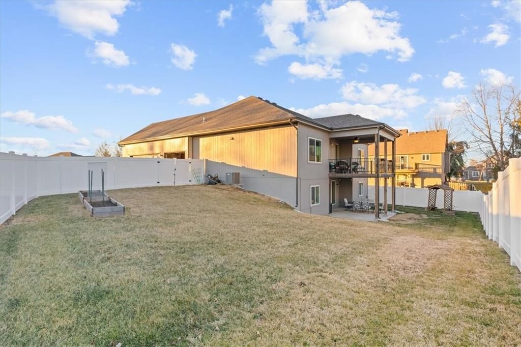 12100 Astor Court — photo 35