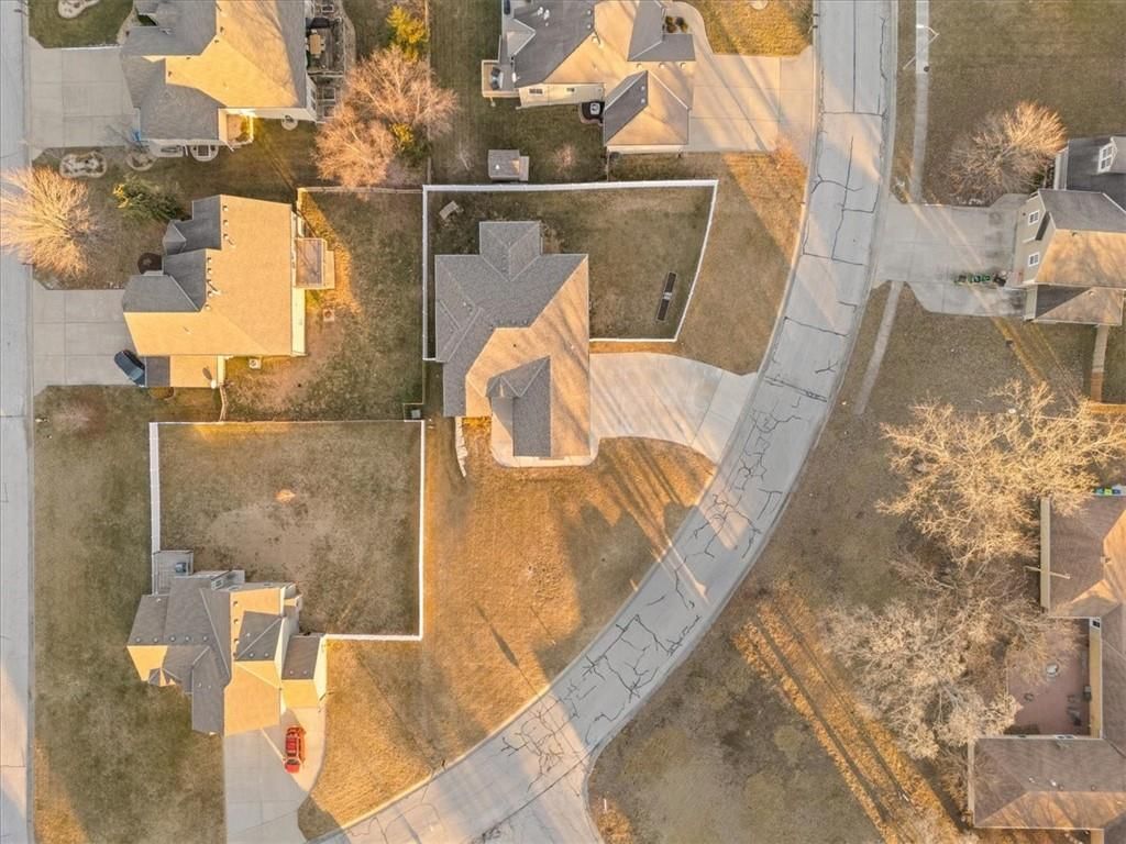 12100 Astor Court — photo 40