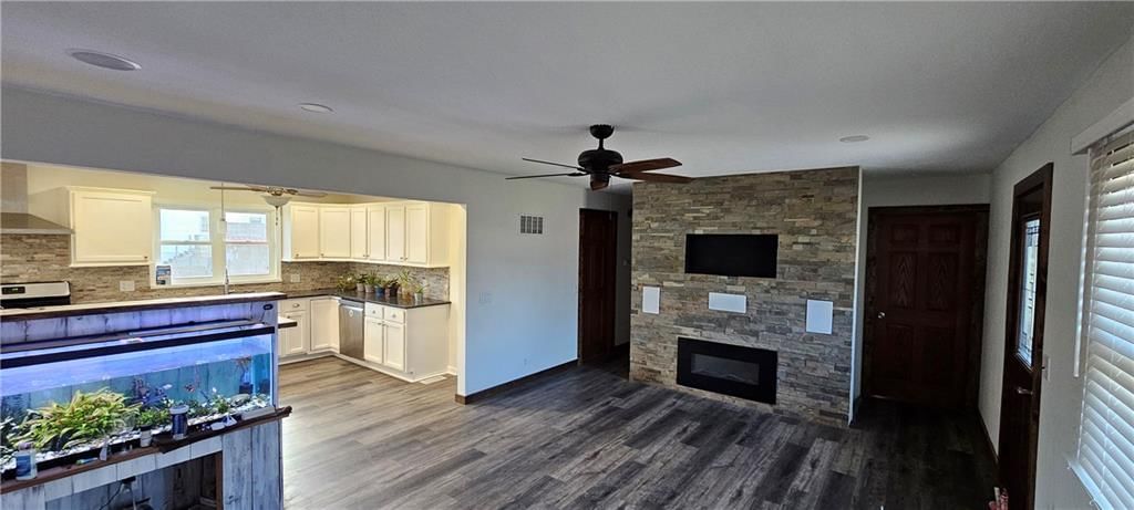 104 W. Cedar Street — photo 2