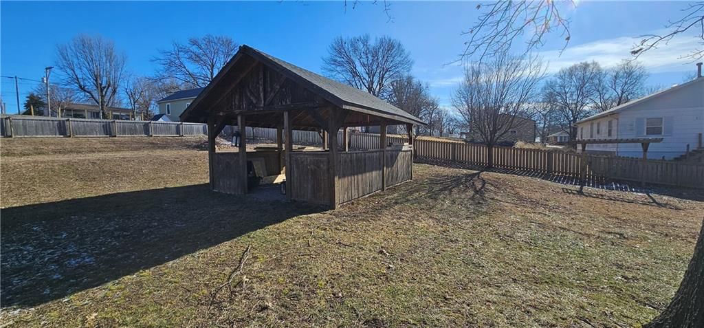 104 W. Cedar Street — photo 20