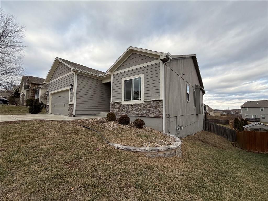 2321 S Heartland Court — photo 3