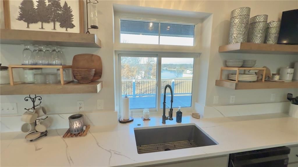 1048 Lake Viking Terrace — photo 12
