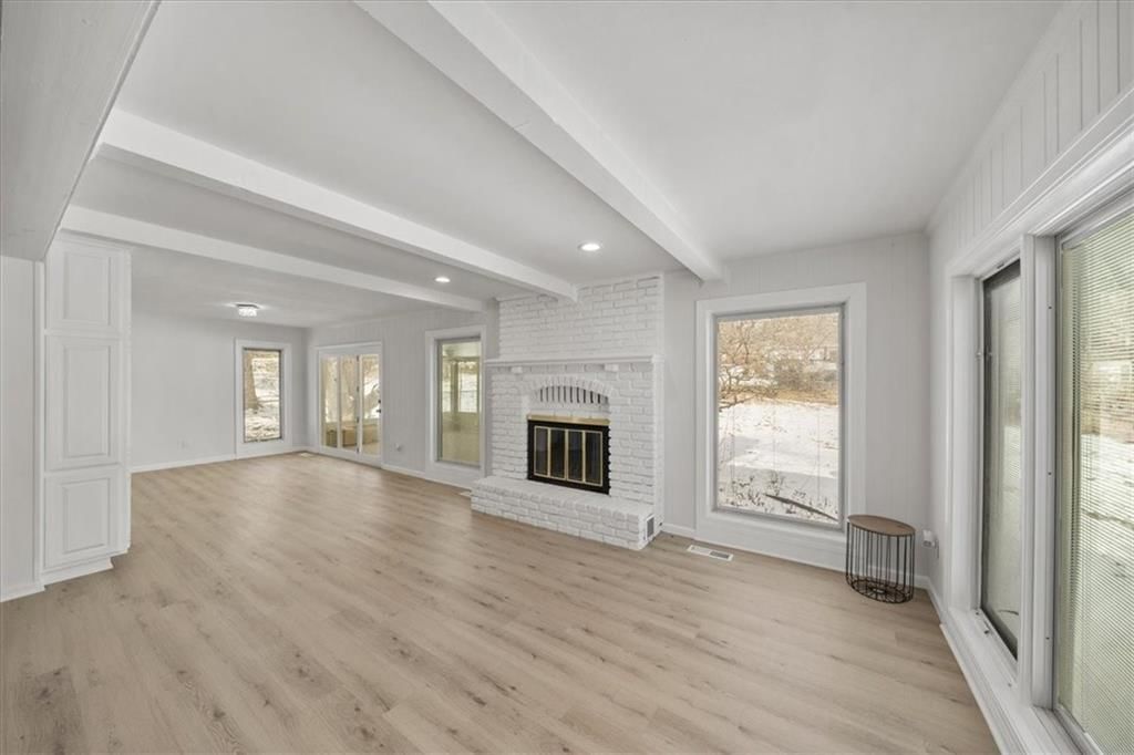 818 W 122nd Terrace — photo 9