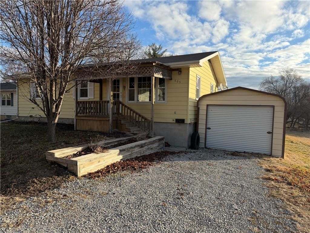 505 S 8TH Street, Tarkio, MO