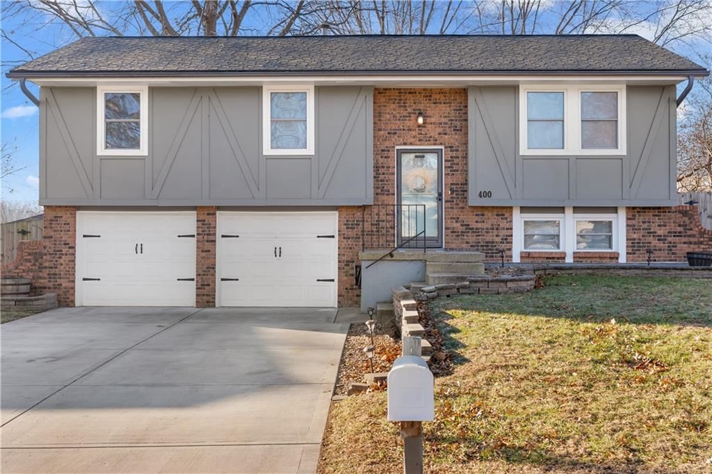 400 SW Killarney Lane, Blue Springs, MO
