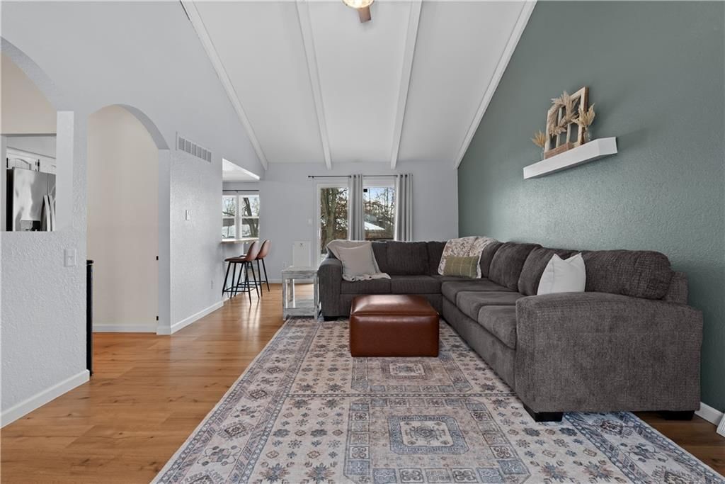 400 SW Killarney Lane — photo 2